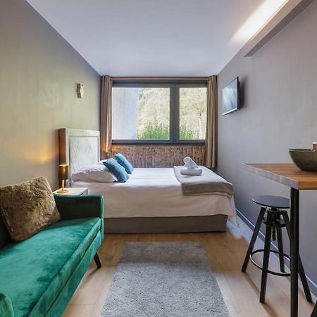 שאמוני Fantastic Studio By The Lake With Mountain View מראה חיצוני תמונה